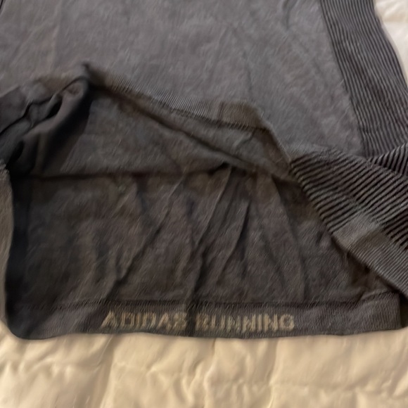 Worn once adidas running top smoke and animal free home - Picture 12 of 12